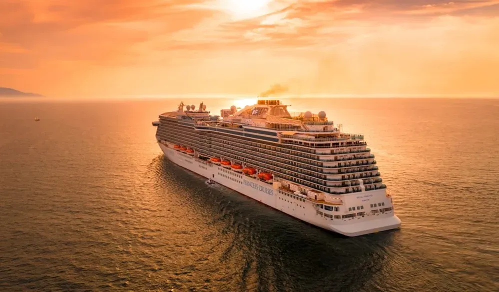 The Cruise Ship Crash - Speed 2: Cruise Control (1997) (Image Credits: Unsplash)