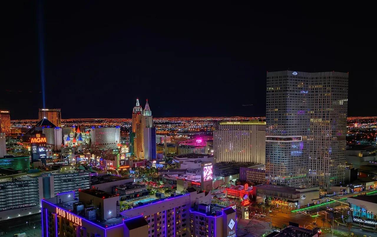 How the Strip Got Here: A Timeline of Erosion (Image Credits: Pixabay)