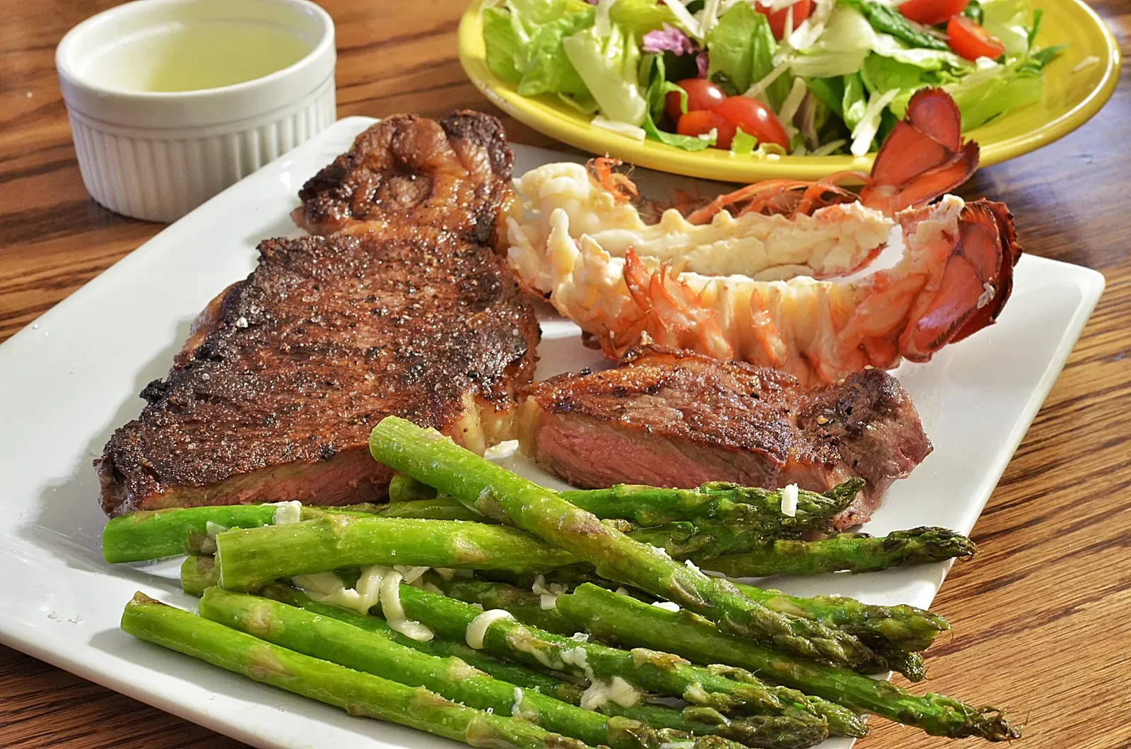 Surf and Turf (Image Credits: Wikimedia)