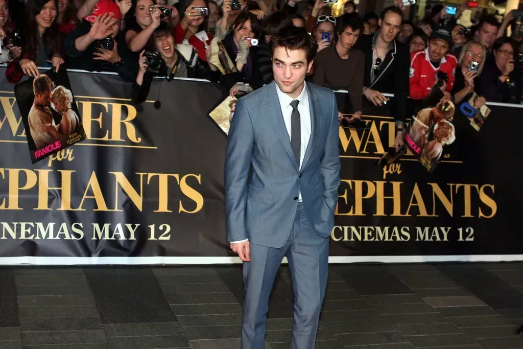 Robert Pattinson: Deliberately Off the Grid (Eva Rinaldi Celebrity Photographer, Flickr, CC BY-SA 2.0)