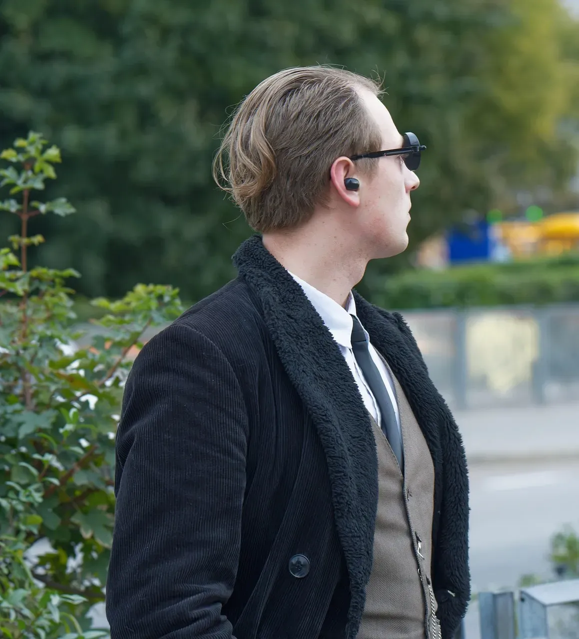 AI Translation Earbuds for Seamless Communication (Image Credits: Pixabay)