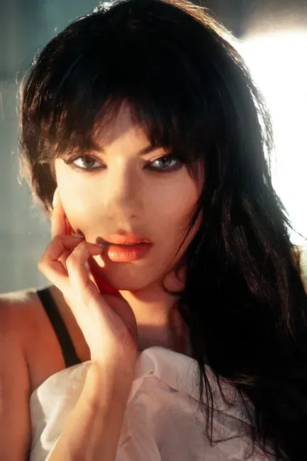 Phoebe Cates: Fast Times, Then a Full Stop (Image Credits: Pexels)