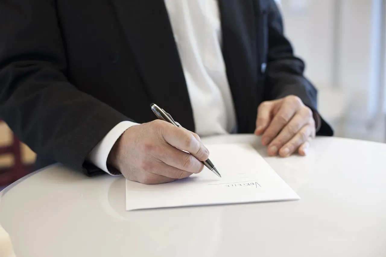 3. Signing Away Their Identity Through Ironclad Studio Contracts (Image Credits: Pixabay)