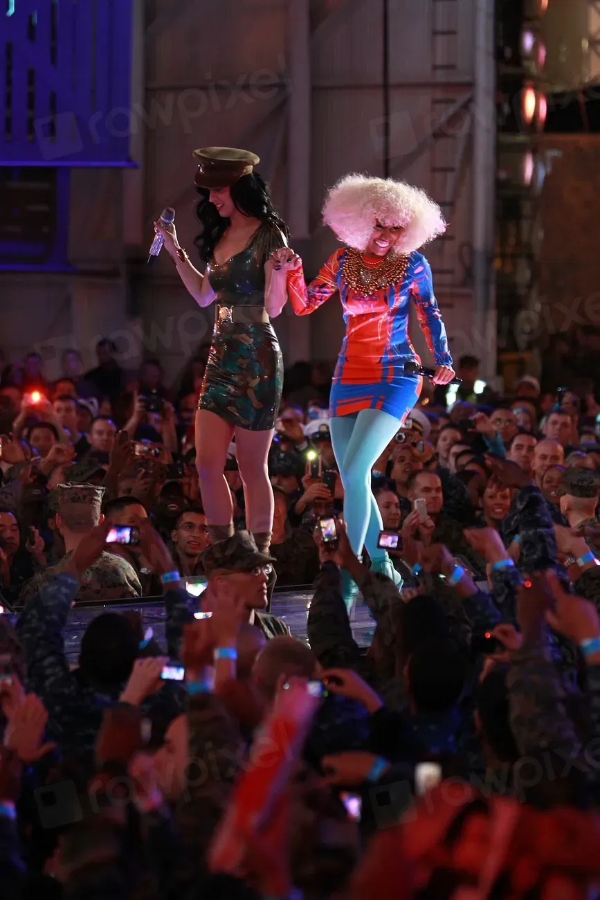 9. Katy Perry: leaving Christian music behind for pure pop spectacle (Image Credits: Rawpixel)