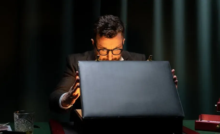 8. A Briefcase With a Glowing Secret (Image Credits: Pexels)