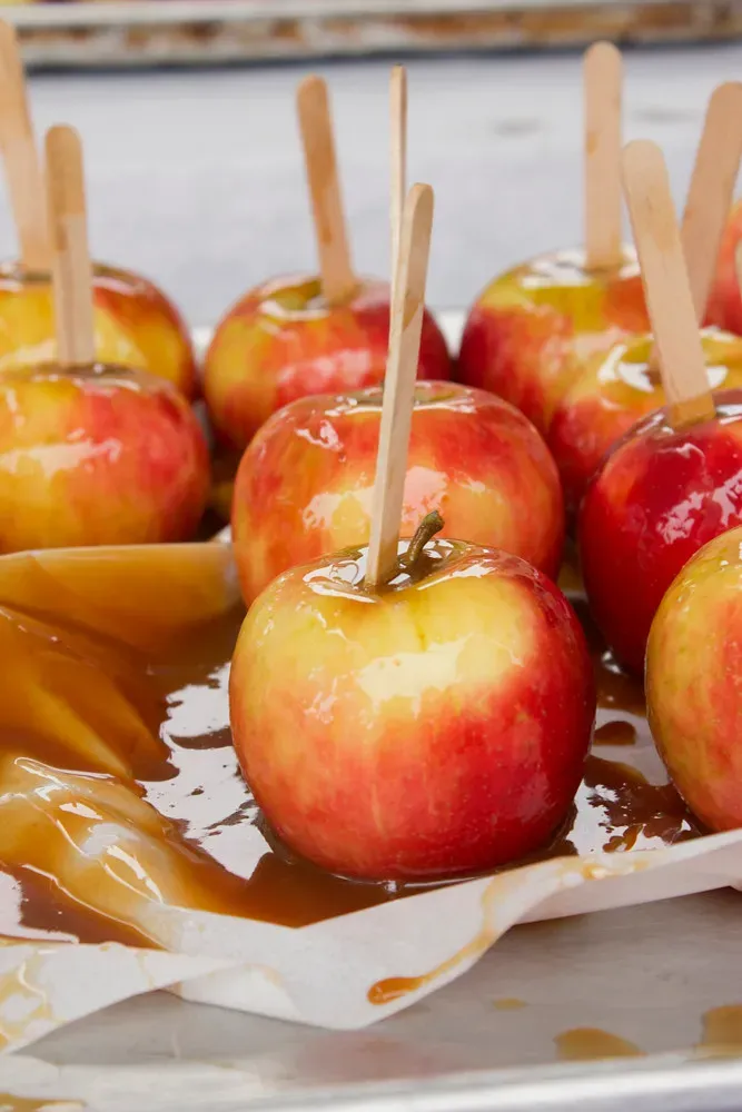 Bonfires and Caramel Apples (Didriks, Flickr, CC BY 2.0)