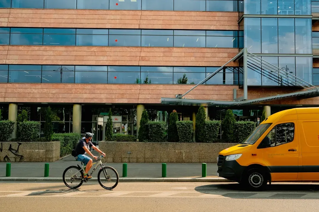 The Return-to-Office Wave Killed Remote Van Life Logistics (Image Credits: Unsplash)