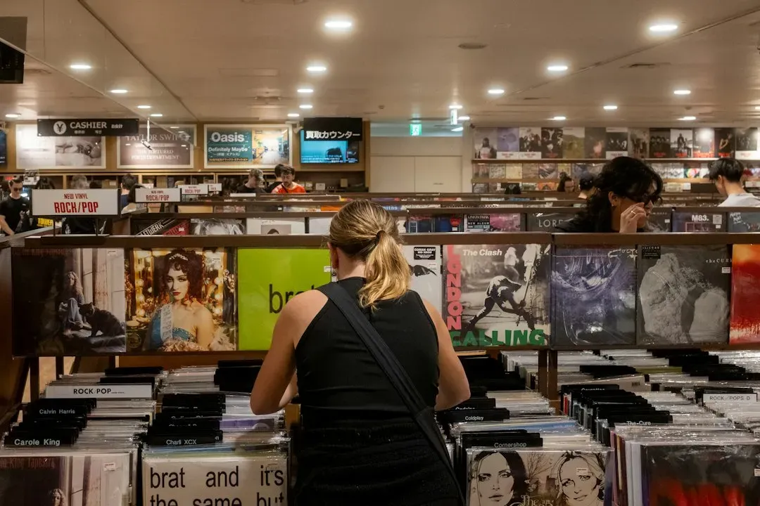 Carole King: The Hit Factory Writer (Image Credits: Unsplash)