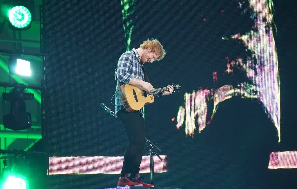 Ed Sheeran: Sleeping on London's Circle Line Trains (Image Credits: Flickr)
