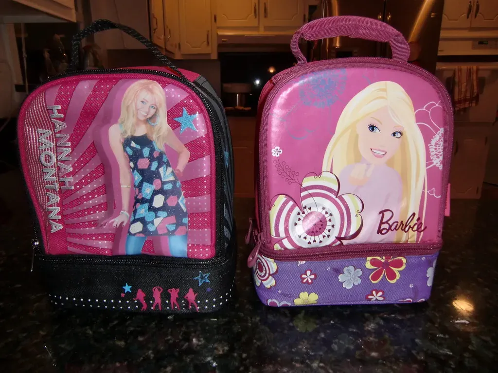 6. The Barbie Lunchbox (1988): Pink Plastic and Pure Personality (Affiliate, Flickr, CC BY 2.0)