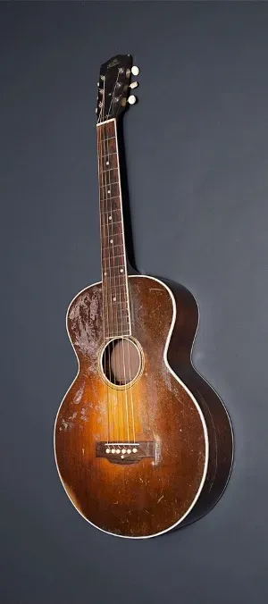 3. Robert Johnson: The Devil Was a Guitar Teacher Named Ike (Transferred from en.wikipedia, Public domain)