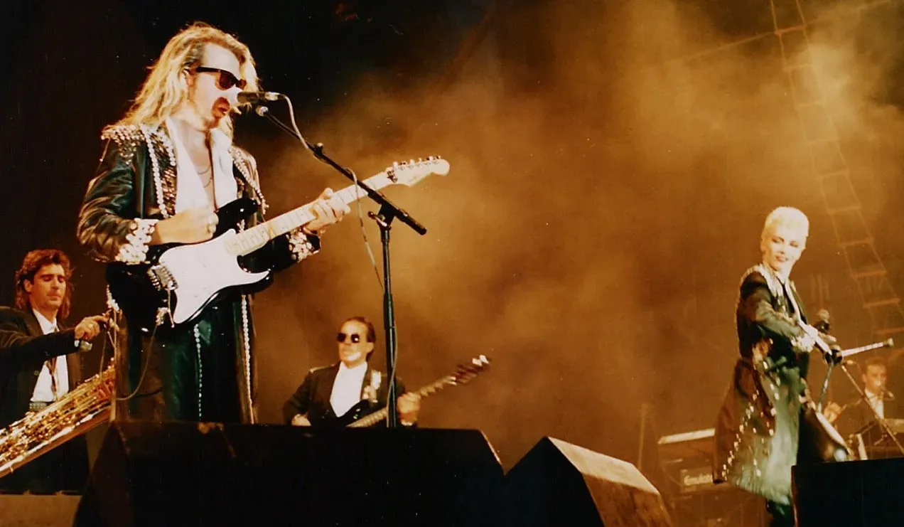 4. Eurythmics, "Sweet Dreams (Are Made of This)" (Image Credits: Wikimedia)