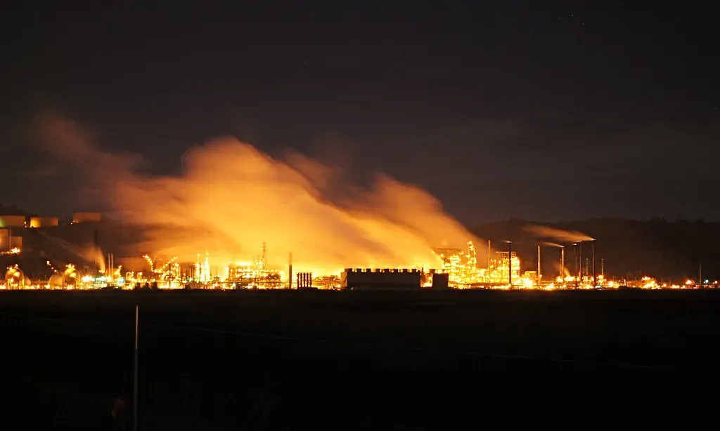 Why Nighttime Explosions Are So Much More Dangerous (nickton, Flickr, CC BY 2.0)