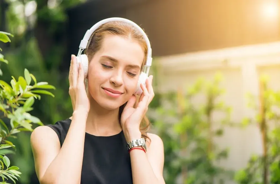 8. "Hey Ya!" – OutKast (2003) (Image Credits: Pexels)