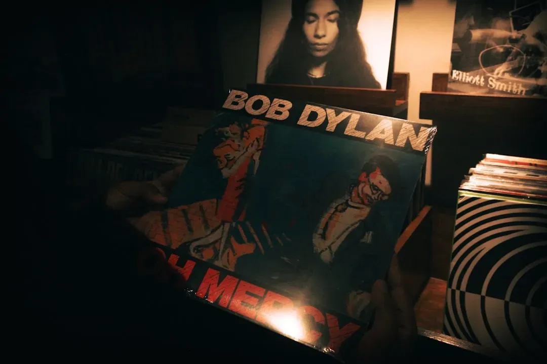 1. Bob Dylan (Image Credits: Unsplash)