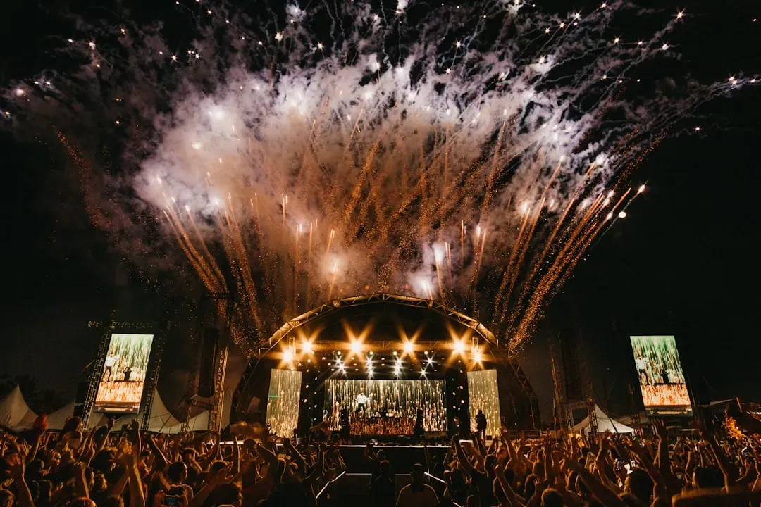 7. The White Stripes - Reading and Leeds Festival (Image Credits: Unsplash)