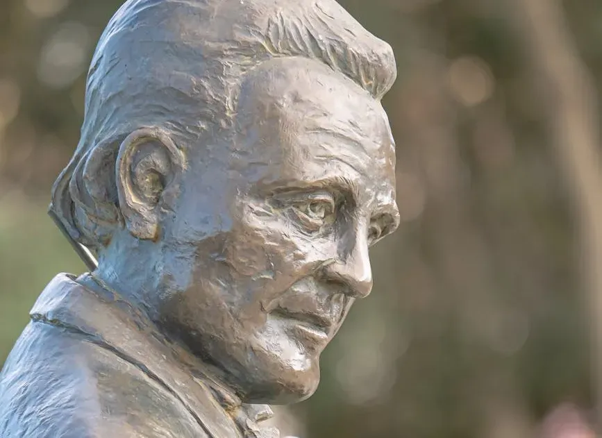 3. Kirk Douglas (Image Credits: Pexels)