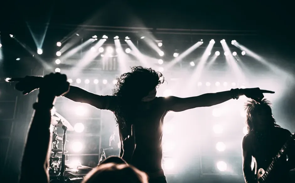 3. "Sweet Child O' Mine" - Guns N' Roses (1987): A Joke That Topped the Charts (Image Credits: Pexels)