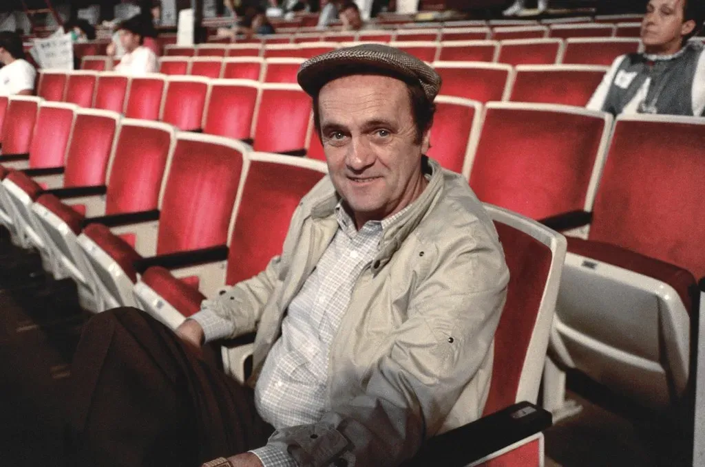 Newhart - "The Last Newhart" (1990): The Greatest Sitcom Twist in Television History (Alan Light, Flickr, CC BY 2.0)