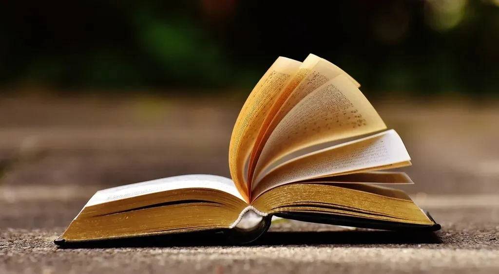 4. Alice's Adventures in Wonderland by Lewis Carroll (Image Credits: Rawpixel)