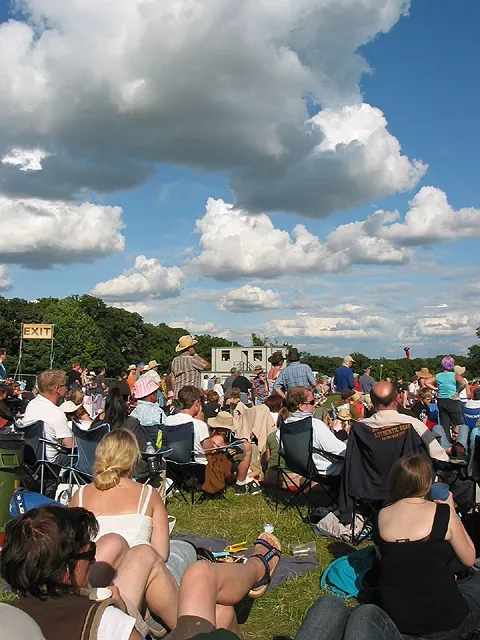 Why Independent Music Festivals Are Exploding Right Now (Image Credits: Wikimedia)