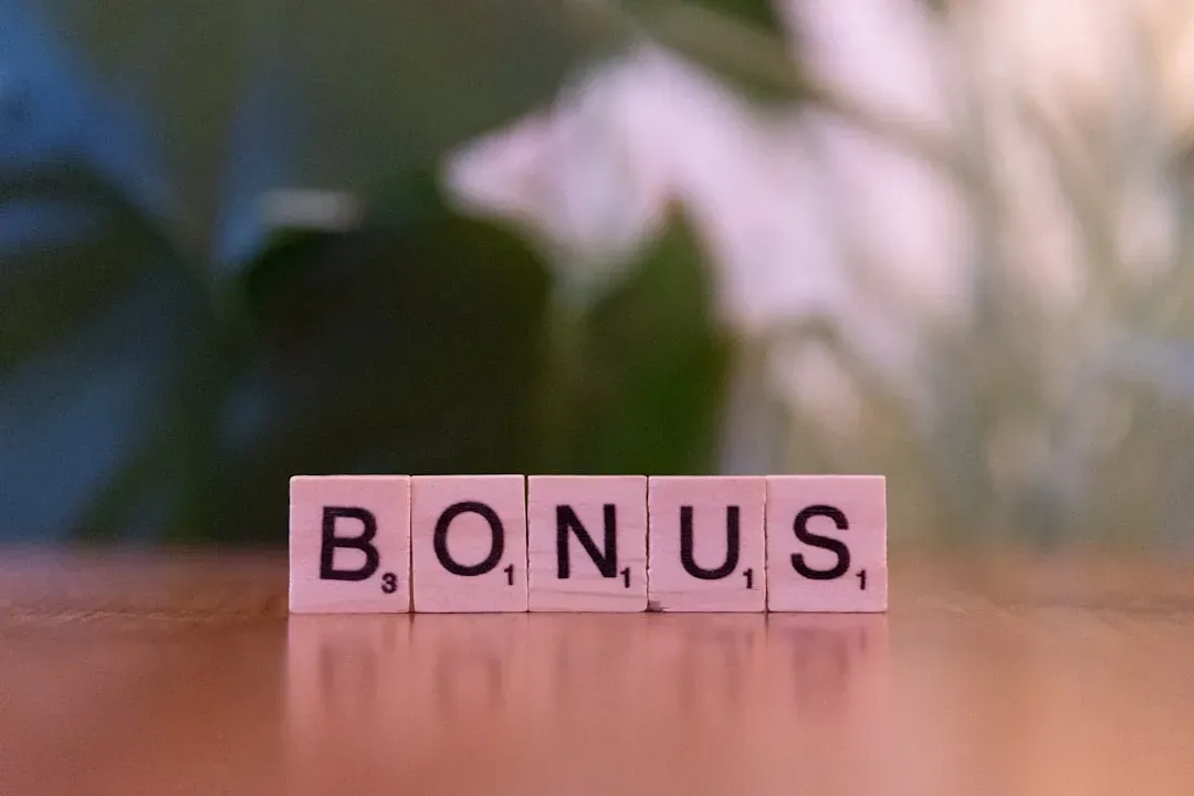 Bonuses and the Extravagance Trap (Image Credits: Unsplash)