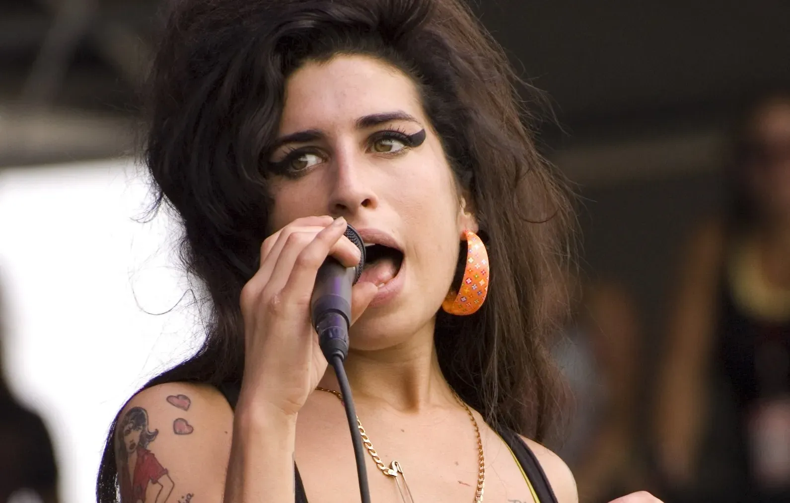 3. Amy Winehouse (Image Credits: Wikimedia)