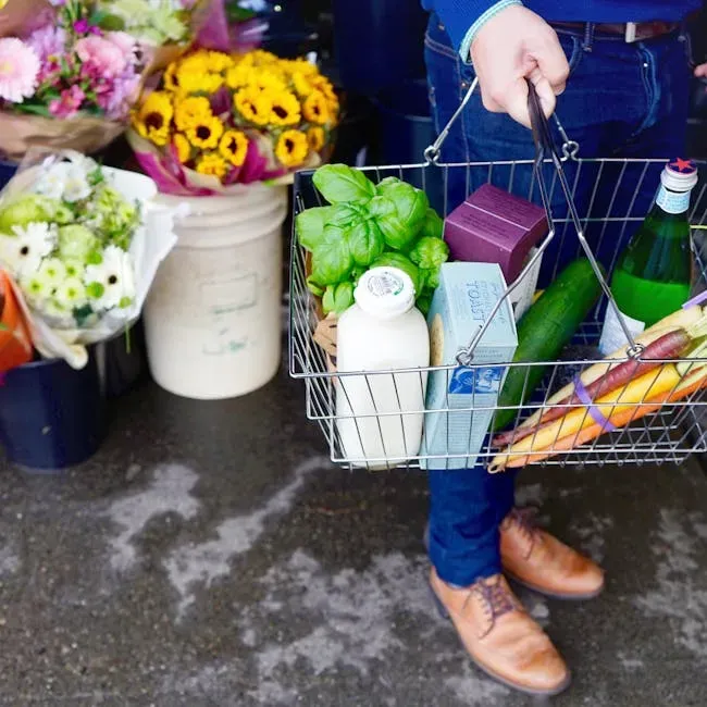 Groceries: Above Average, Even in the Desert (Image Credits: Pexels)