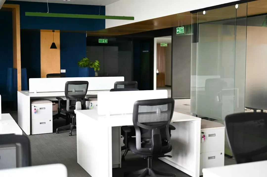 4. Office Space (1999) (Image Credits: Unsplash)