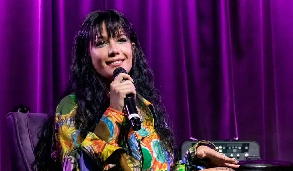 11. Halsey (Image Credits: Flickr)