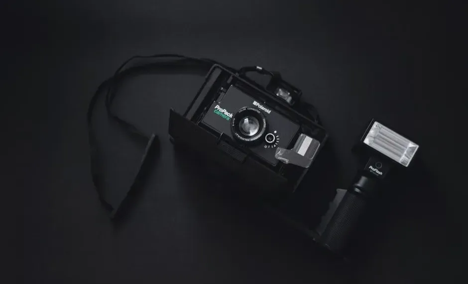 Polaroid Cameras: Instant Photography Finds New Admirers (Image Credits: Pexels)