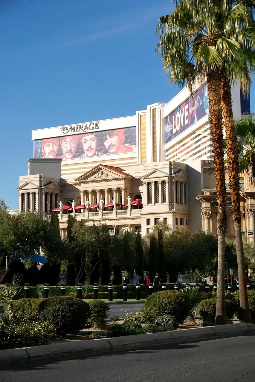 Nevada's Growing Population: Growth vs. Strain (Image Credits: Pixabay)