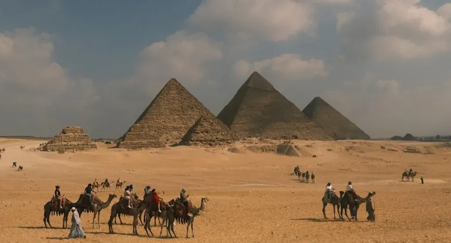 2. The Egyptian Pyramids Were Built by Slaves (Image Credits: Unsplash)