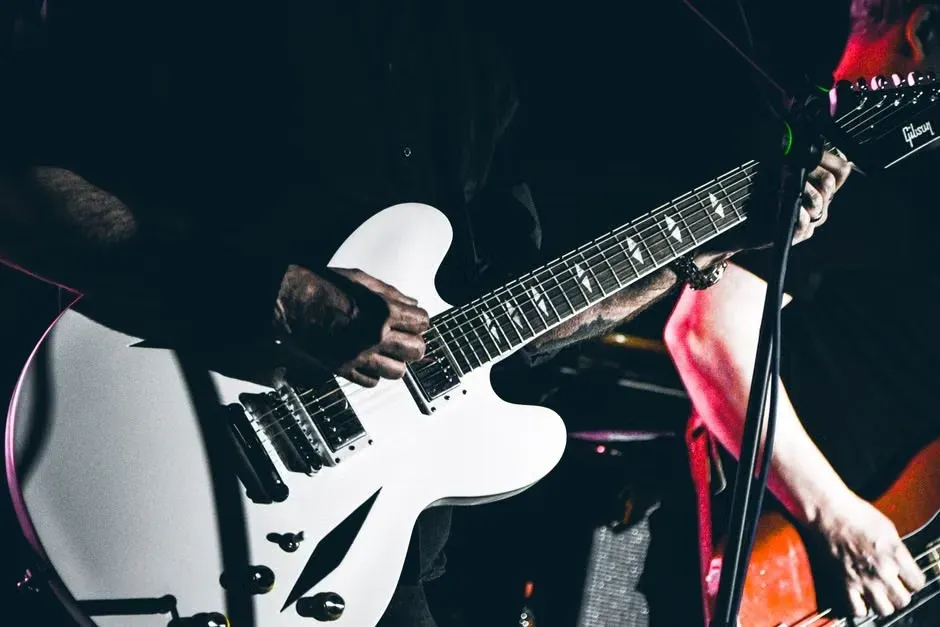 Oasis – "Shakermaker" (1994): The Coca-Cola Jingle Connection (Image Credits: Pexels)