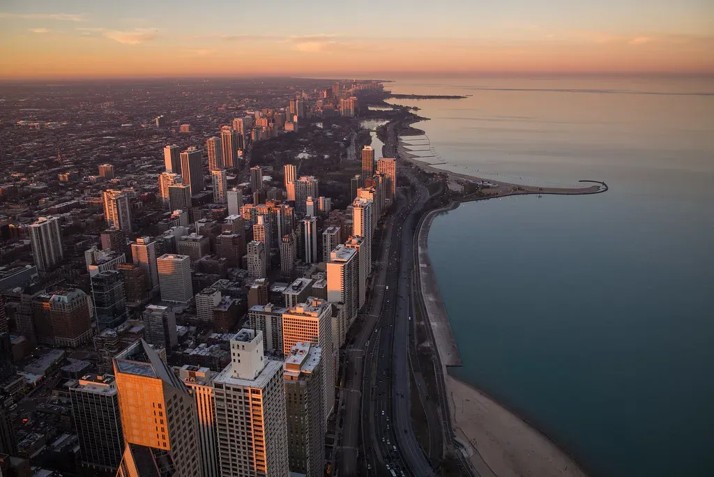 Chicago, Illinois: Cold Winters, High Taxes, and Fading Appeal (*rb-photo*, Flickr, CC BY 2.0)