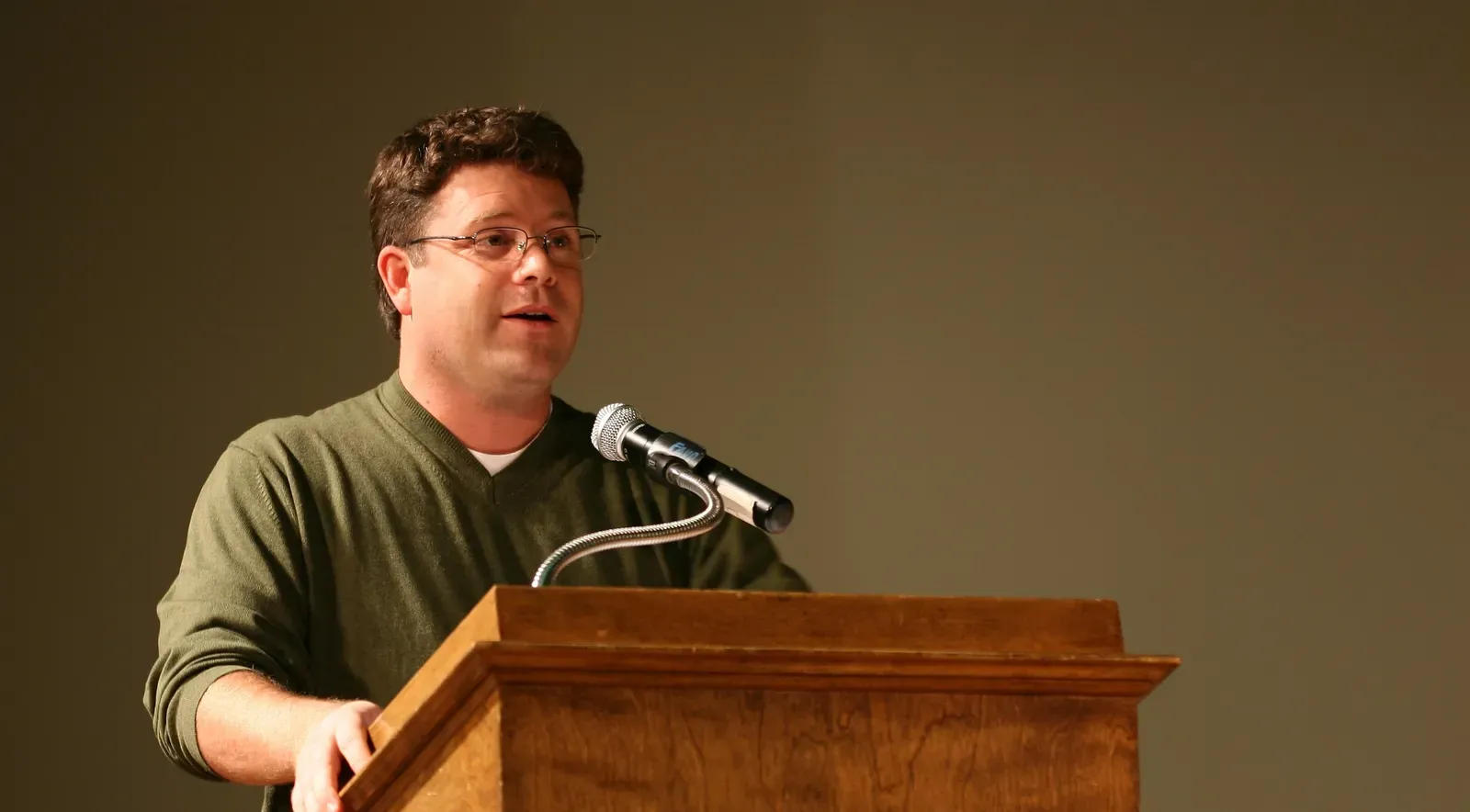 3. The exaggerated accent overcorrection (Image Credits: Wikimedia)