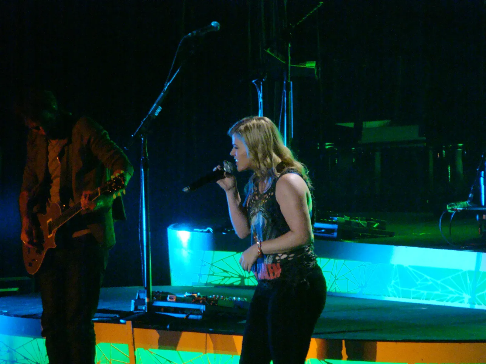 Since U Been Gone by Kelly Clarkson (Kelly Clarkson, CC BY 2.0)