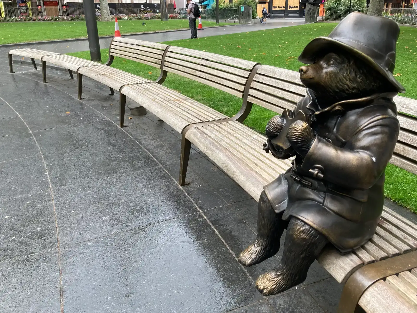 Paddington 2 (Paddington Bear, all alone, CC BY 2.0)