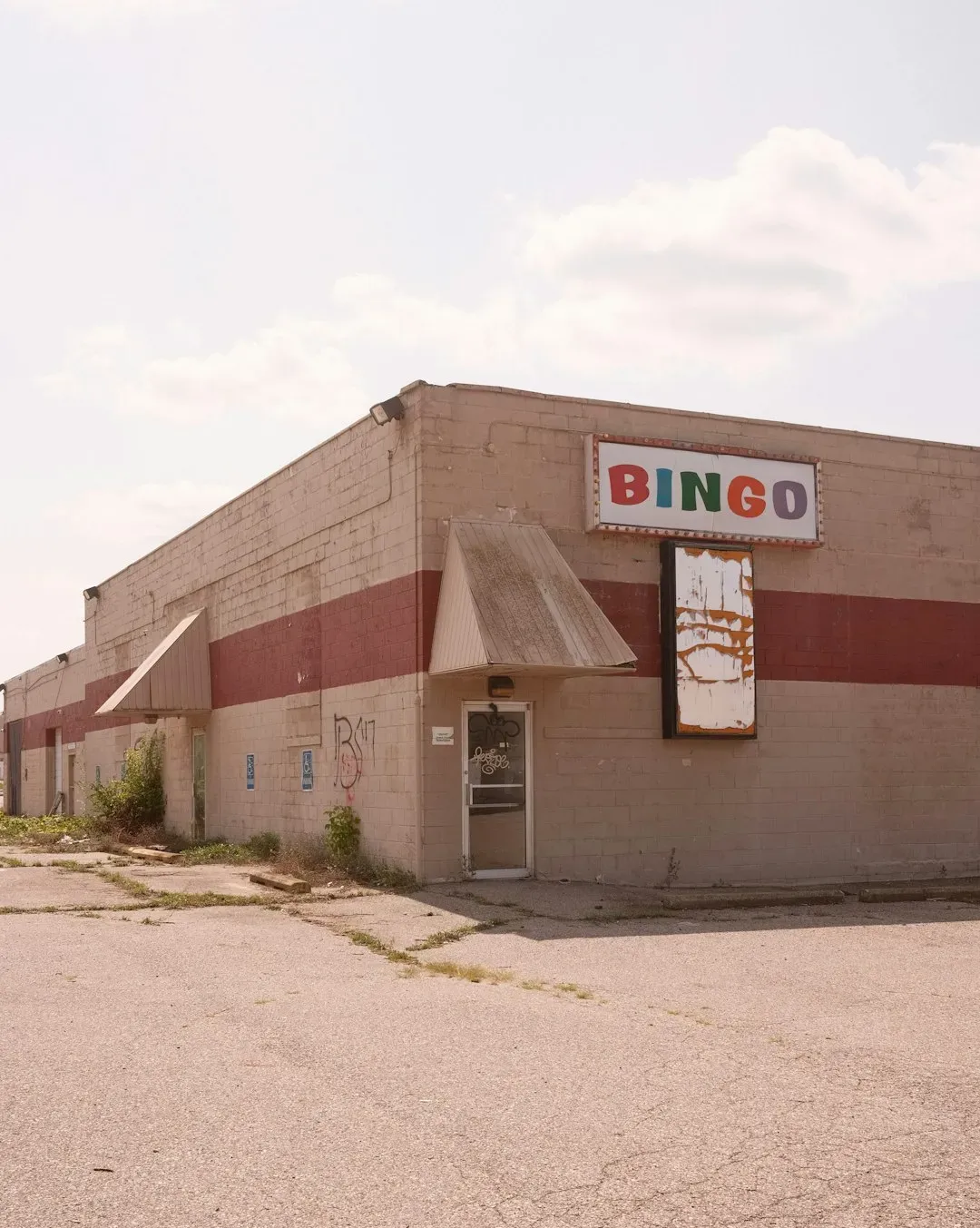 A Bingo Hall With Big Ideas: The 1976 Origin Story (Image Credits: Unsplash)