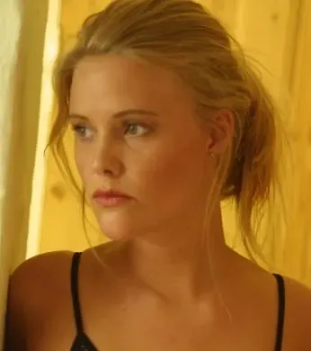 7. Ariana Richards (Image Credits: Pexels)