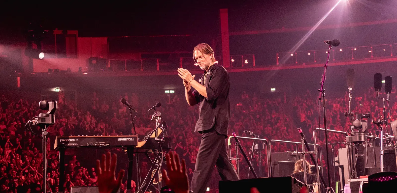2. Radiohead (Image Credits: Wikimedia)