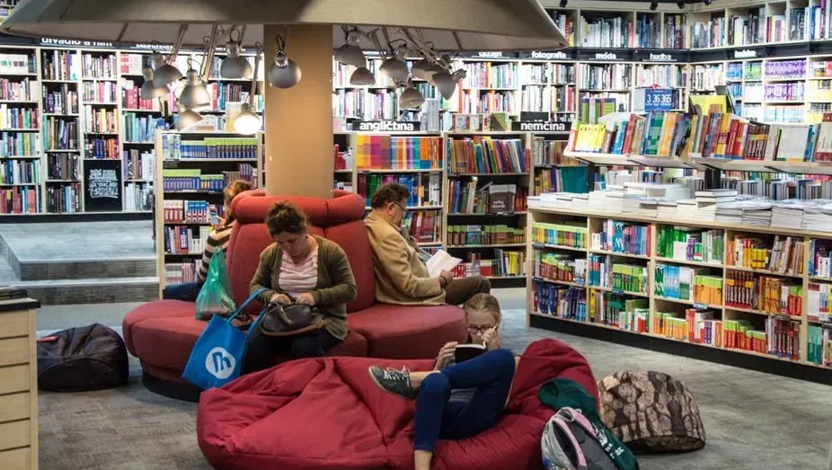 Barnes and Noble shows even scale doesn't guarantee stability (Image Credits: Pexels)