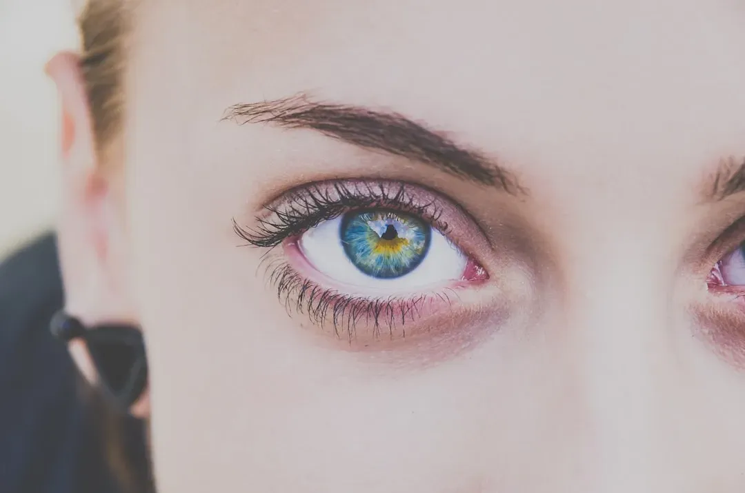 The Science Behind the Stare: A Bonding Hormone at Work (Image Credits: Unsplash)