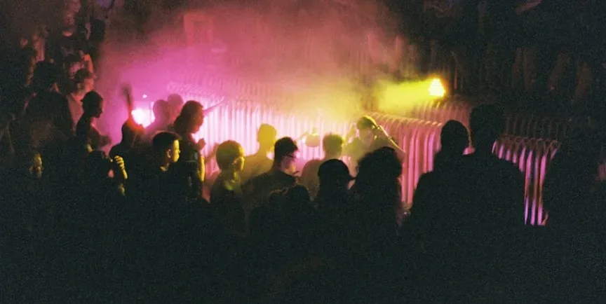 Reunion Tours Are Filling Arenas Across the Board (Image Credits: Unsplash)