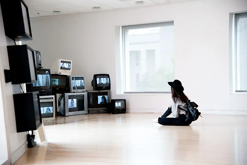 The 2000s: Awkwardness and the Mockumentary Shift (Image Credits: Stocksnap)