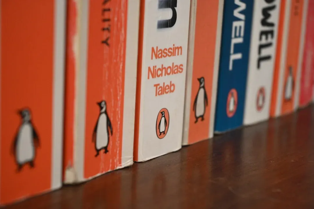 3. Penguin Books Refined Under Jan Tschichold (1947–1949) (Image Credits: Unsplash)