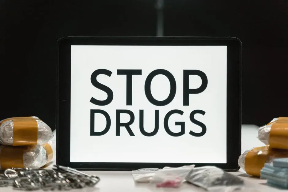 Substance Abuse and Unreliable Behavior (Image Credits: Pexels)
