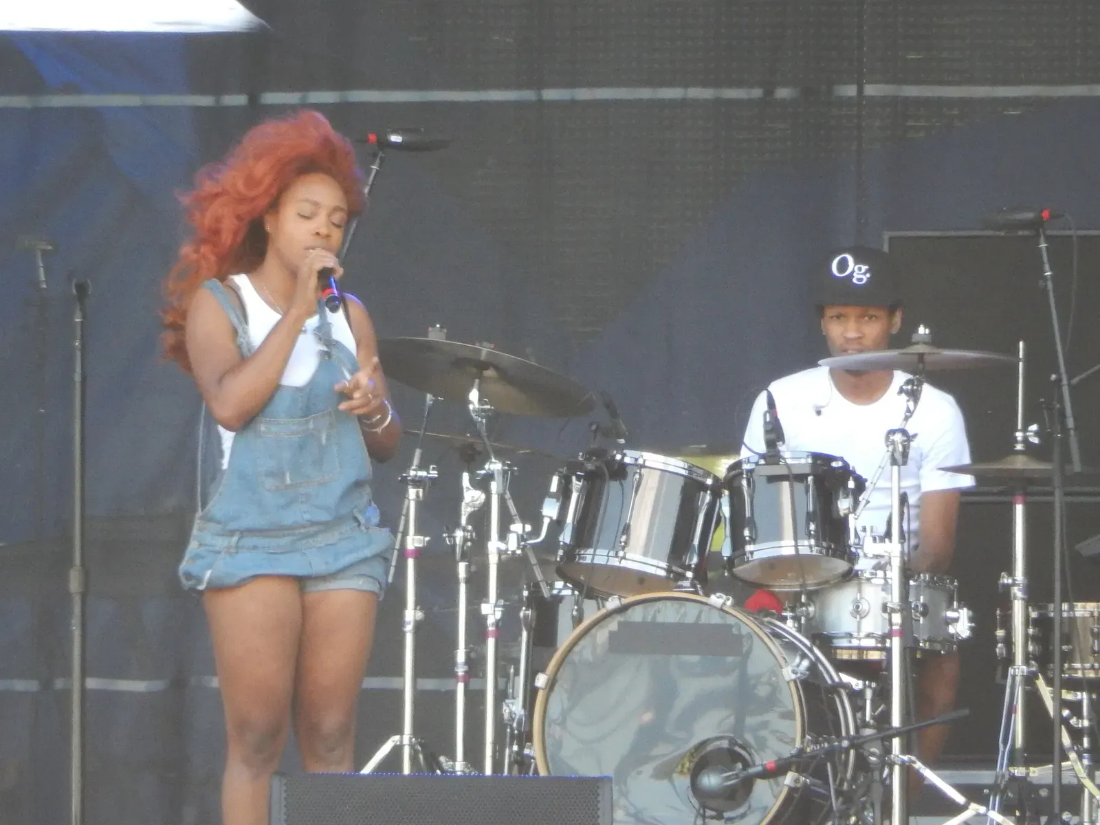 SZA's SOS: modern heartbreak in real time (Lollapalooza, Chicago 7/31/2015, CC BY-SA 2.0)