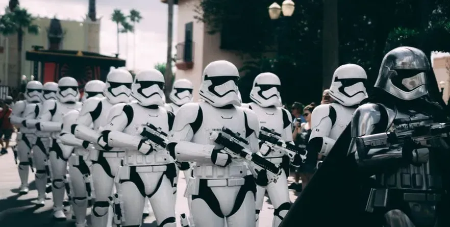 Star Wars (1977): Lucas bets on unfamiliar faces (Image Credits: Pexels)