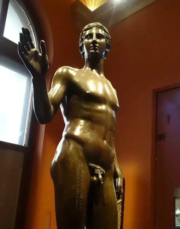 The Youth of Magdalensberg: A Bronze That Simply Stopped Existing (Image Credits: Flickr)